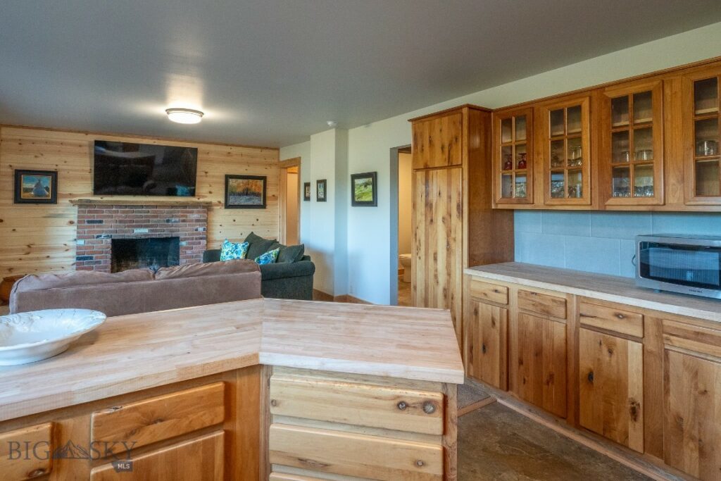 132 Old Clyde Park Road, Livingston MT 59047