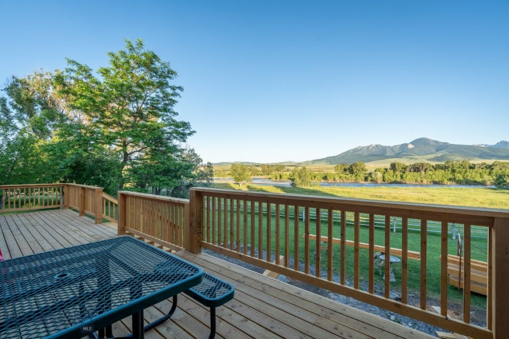 132 Old Clyde Park Road, Livingston MT 59047