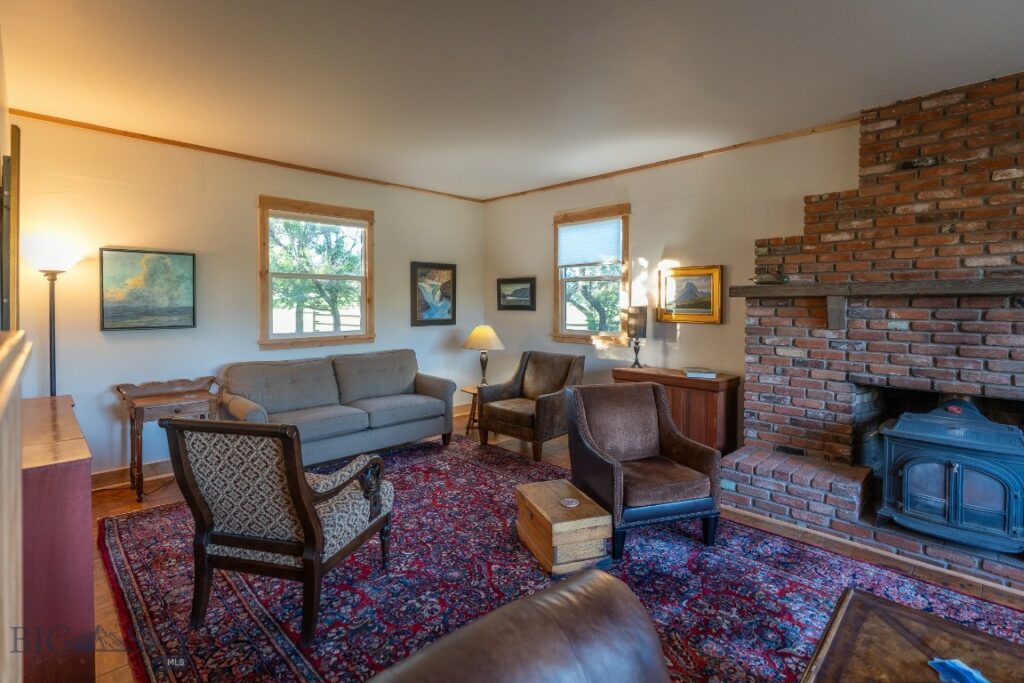 132 Old Clyde Park Road, Livingston MT 59047