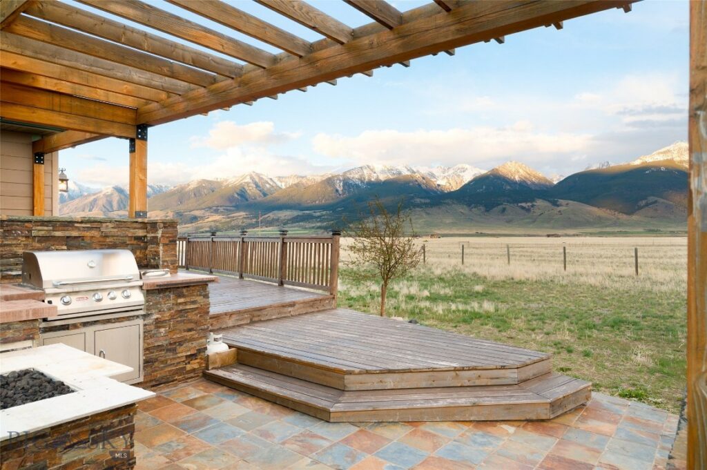 138 Inverness, Livingston MT 59047