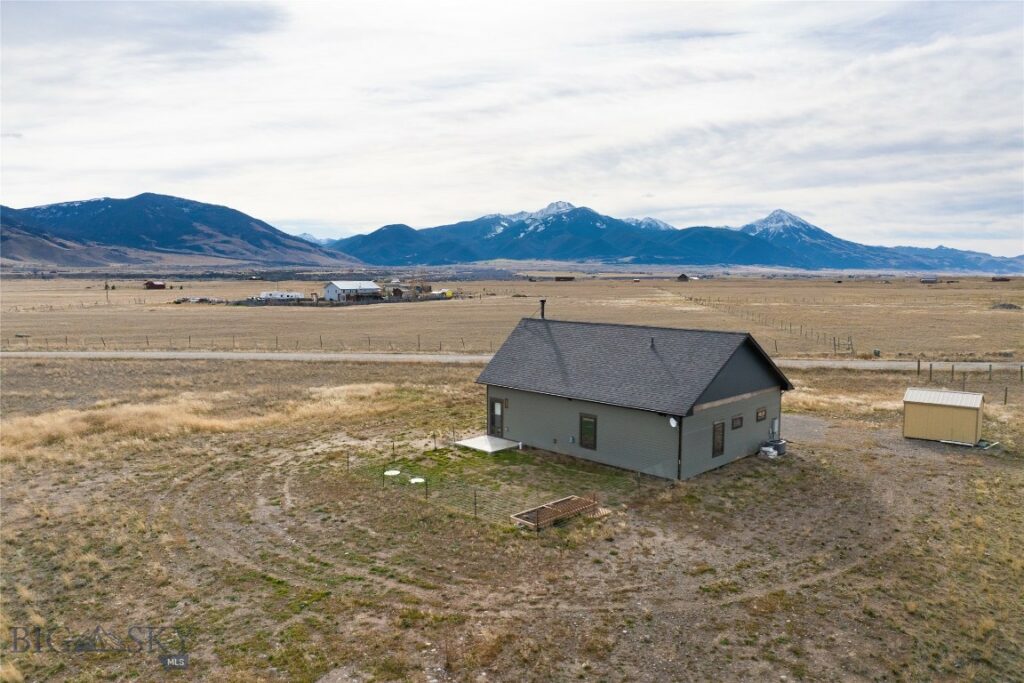 138 Inverness, Livingston MT 59047