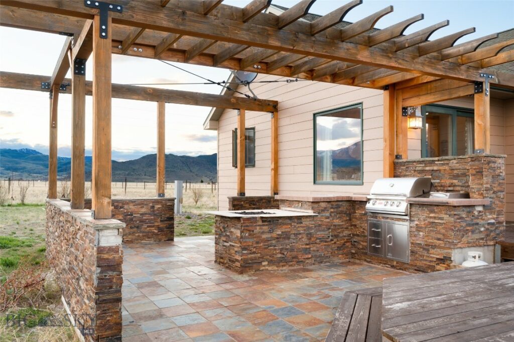 138 Inverness, Livingston MT 59047