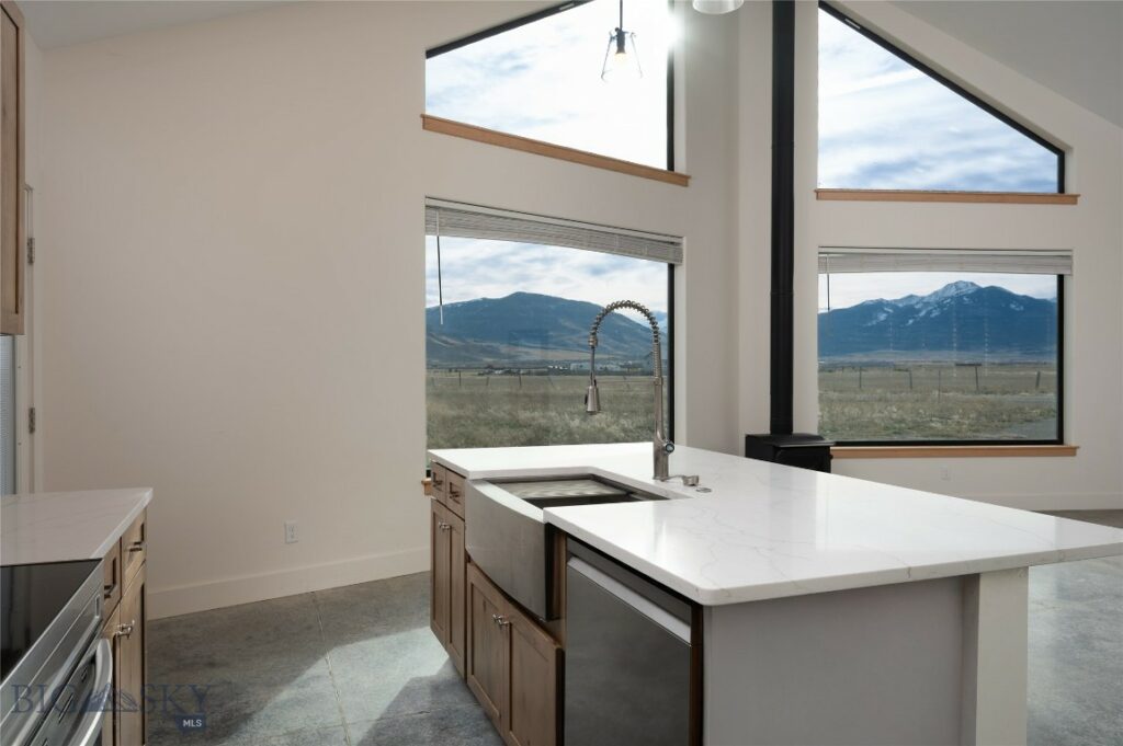 138 Inverness, Livingston MT 59047