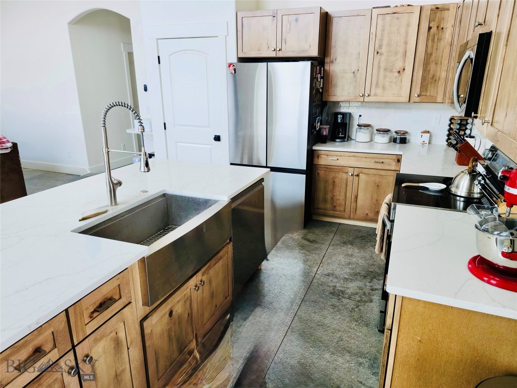 138 Inverness, Livingston MT 59047