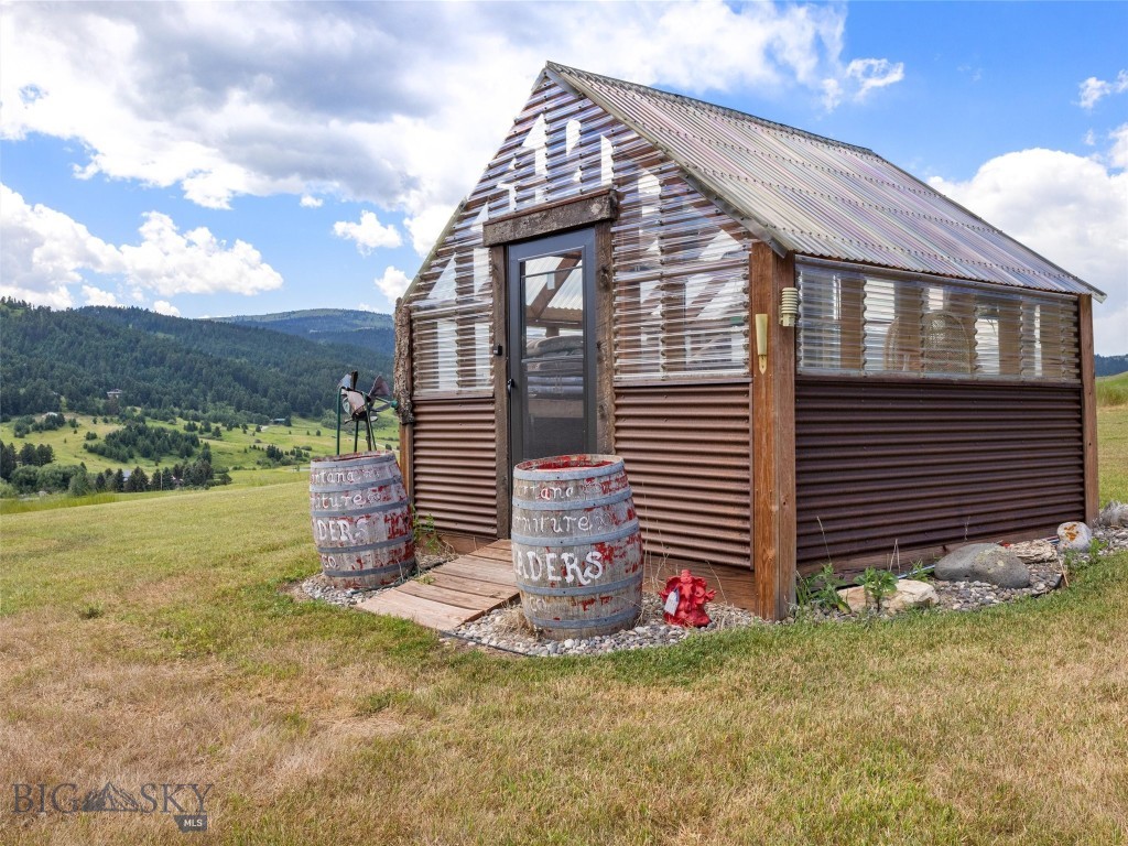 14 Sunflower Lane, Livingston MT 59047