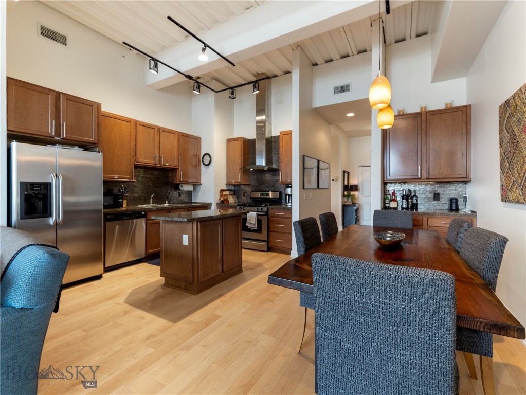 140 Village Crossing Way, Bozeman MT 59715