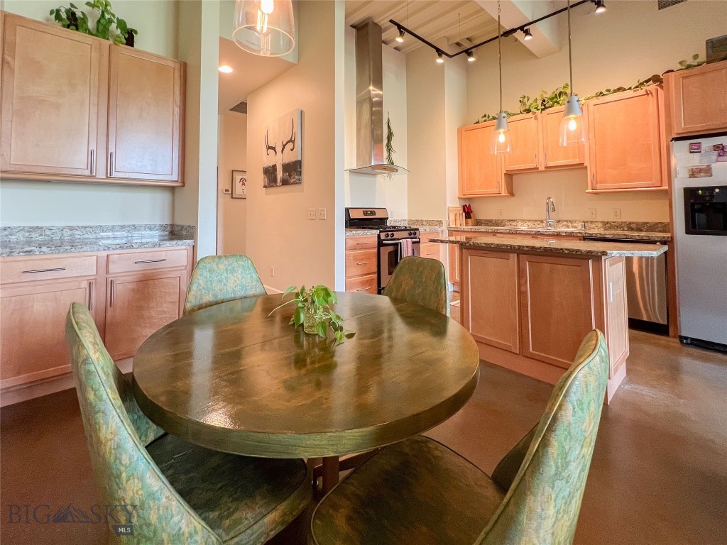 140 Village Crossing Way, Bozeman MT 59715
