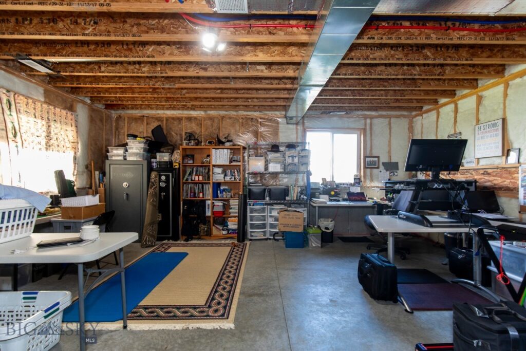 1402 Powers, Belgrade MT 59714