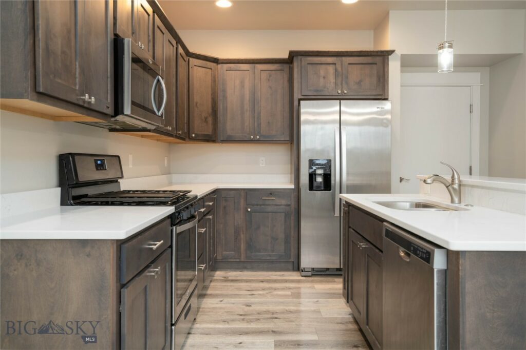 1403 Happy Lane, Belgrade MT 59714