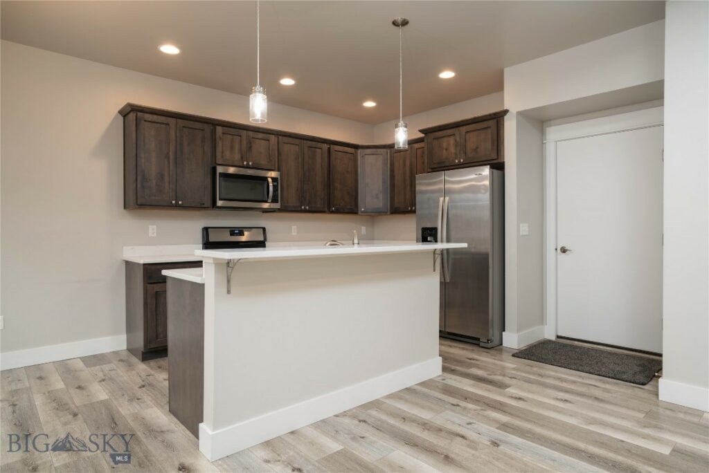 1403 Happy Lane, Belgrade MT 59714