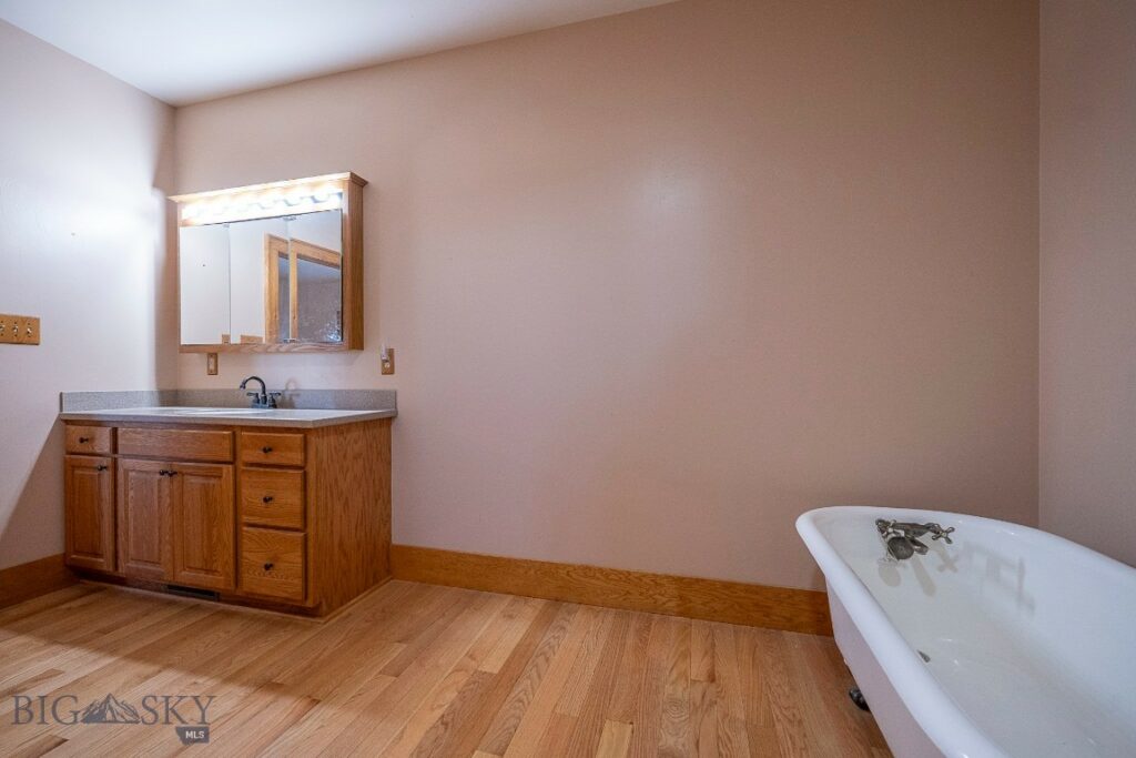15 Hidden Ridge Road, Livingston MT 59047