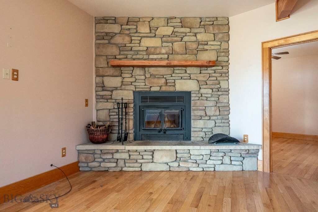 15 Hidden Ridge Road, Livingston MT 59047