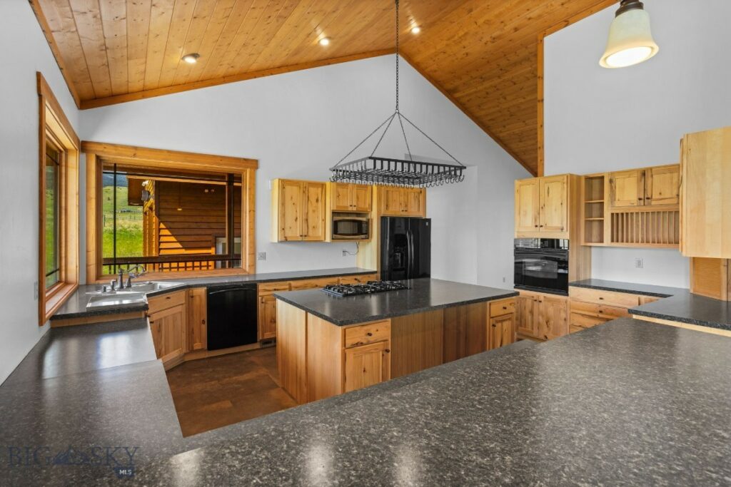 15 Painted Lance Trail, Livingston MT 59047