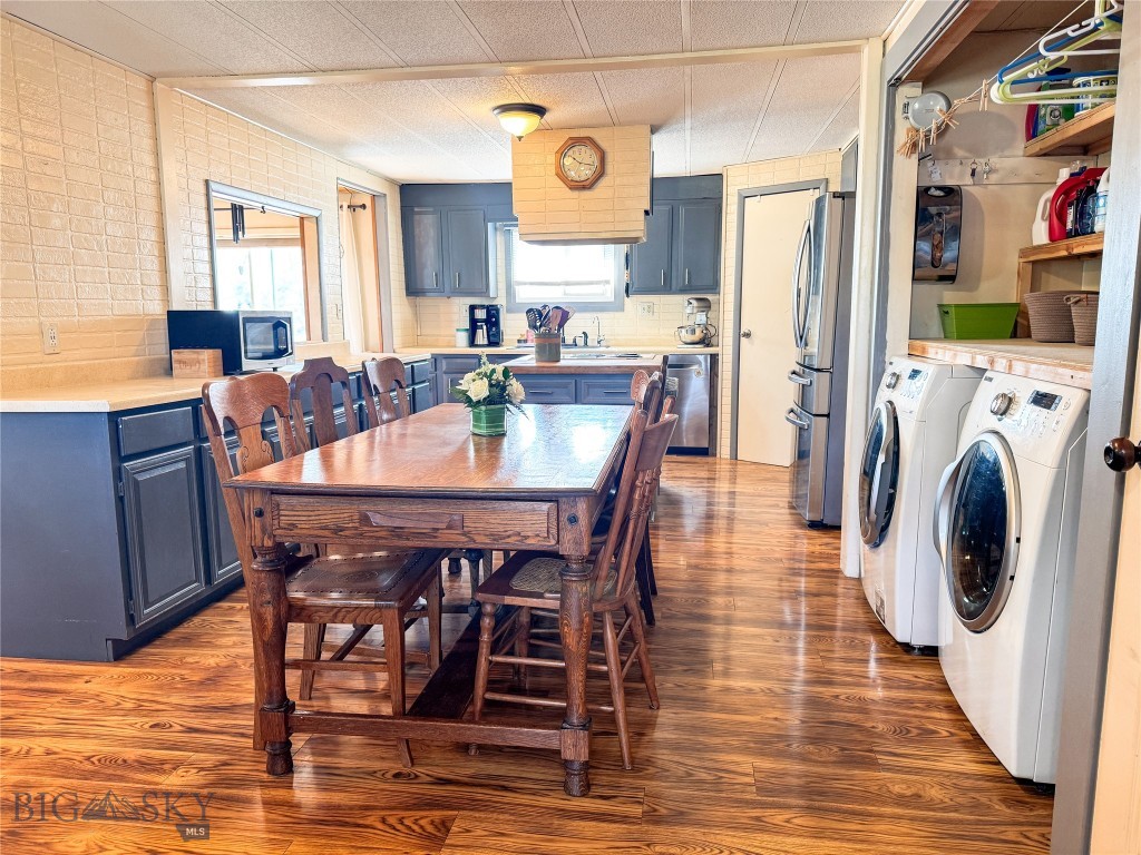 15 W End Road, Livingston MT 59047