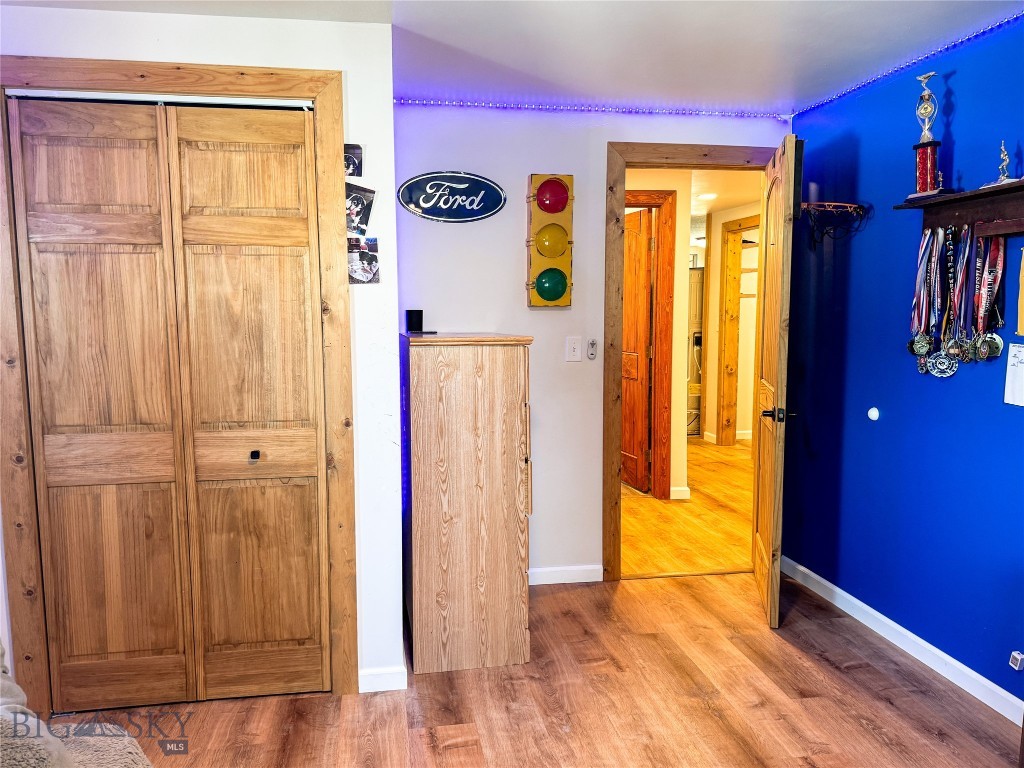 15 W End Road, Livingston MT 59047