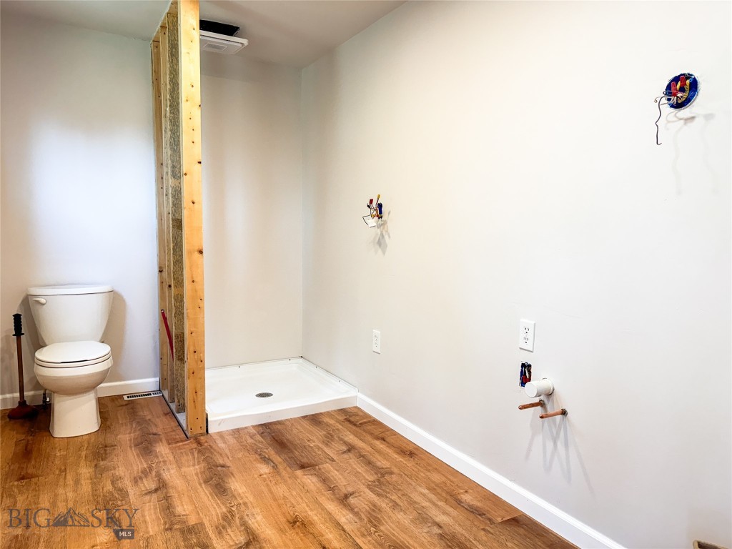15 W End Road, Livingston MT 59047