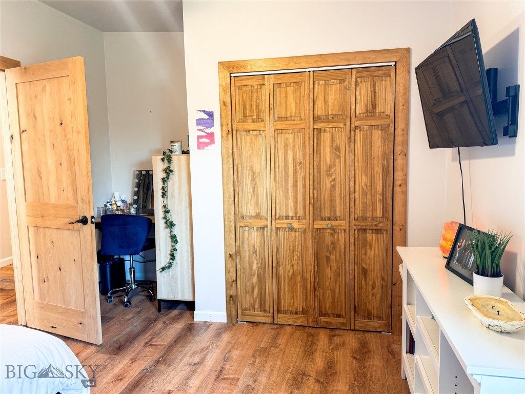 15 W End Road, Livingston MT 59047