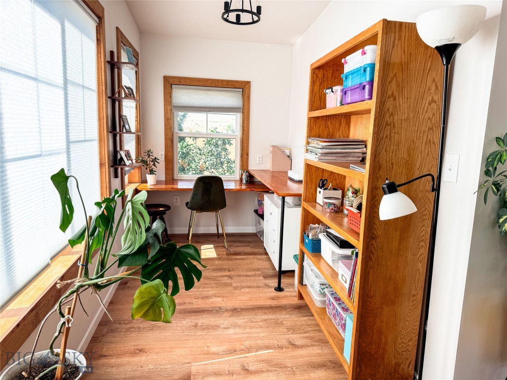 15 W End Road, Livingston MT 59047