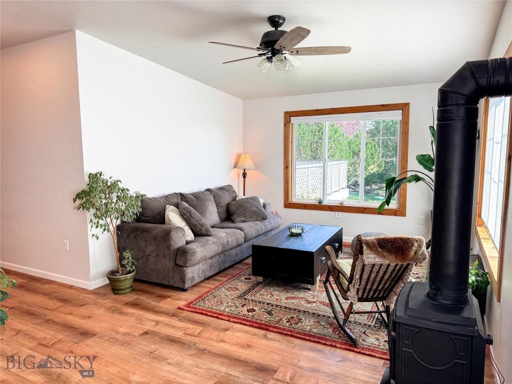 15 W End Road, Livingston MT 59047