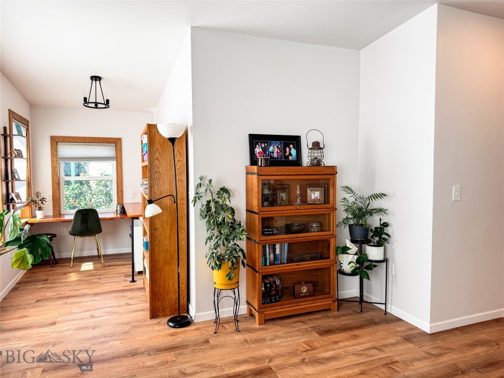 15 W End Road, Livingston MT 59047