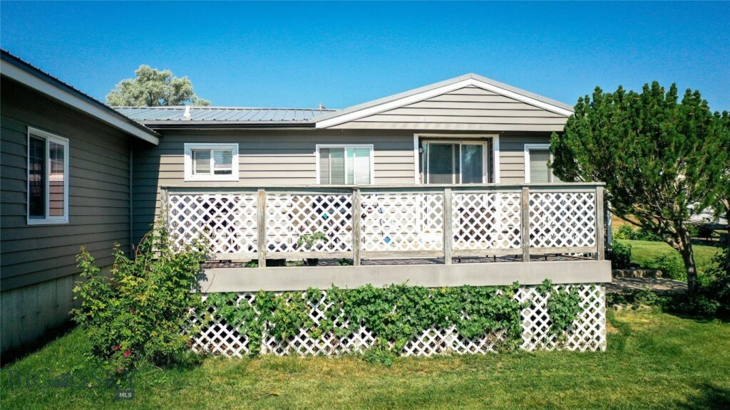 15 W End Road, Livingston MT 59047