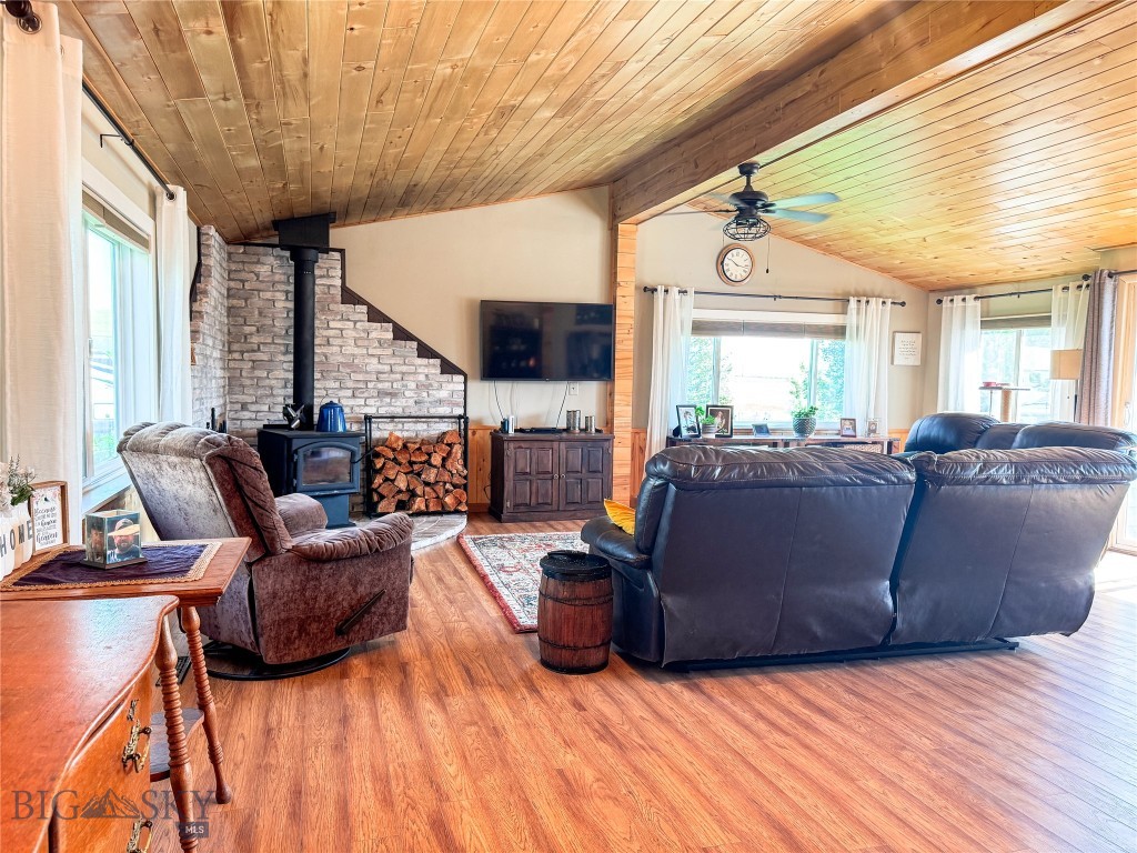 15 W End Road, Livingston MT 59047