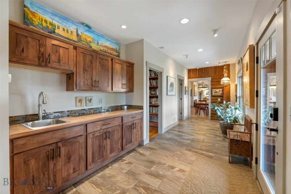 150 Old Clyde Park Road, Livingston MT 59047
