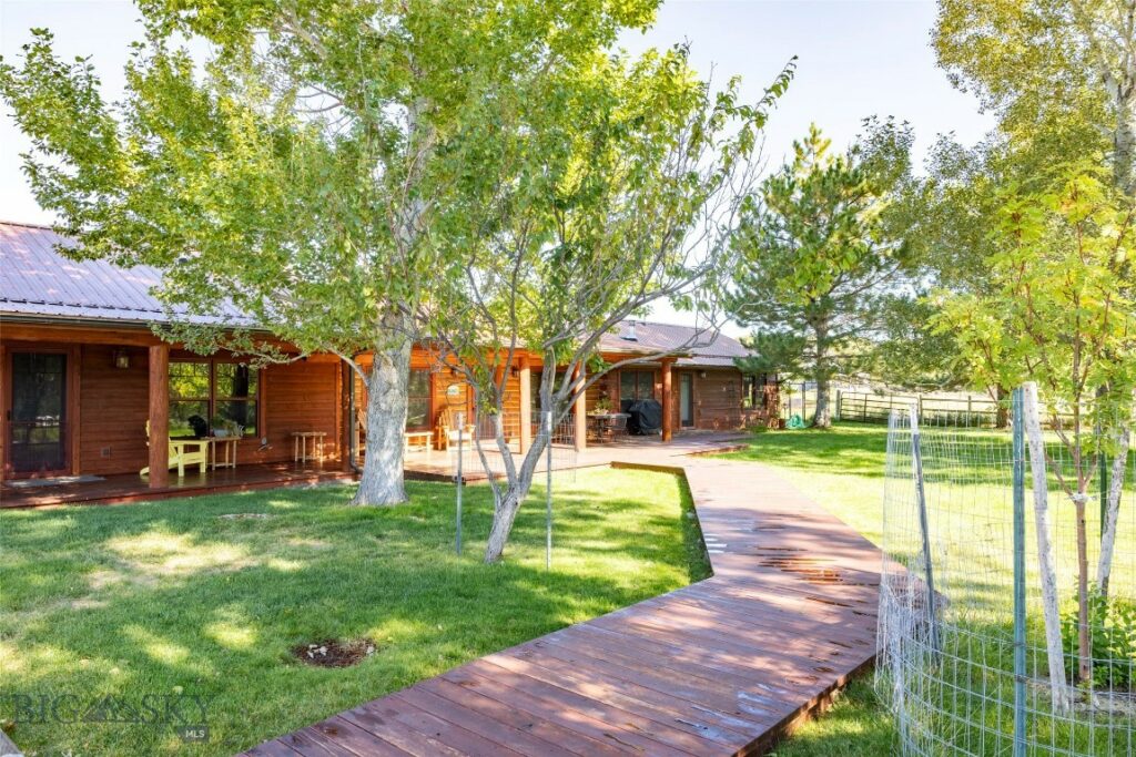 150 Old Clyde Park Road, Livingston MT 59047