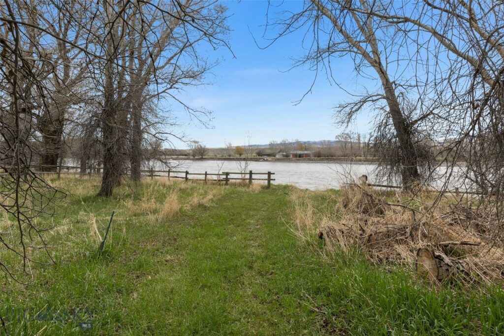 150 Old Clyde Park Road, Livingston MT 59047