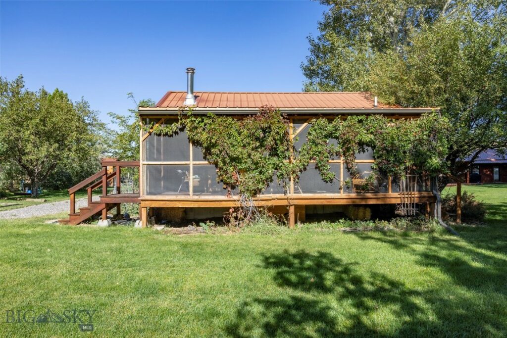 150 Old Clyde Park Road, Livingston MT 59047