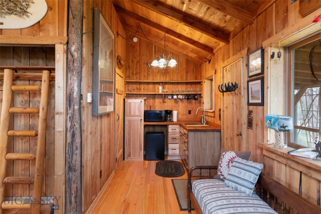 150 Old Clyde Park Road, Livingston MT 59047