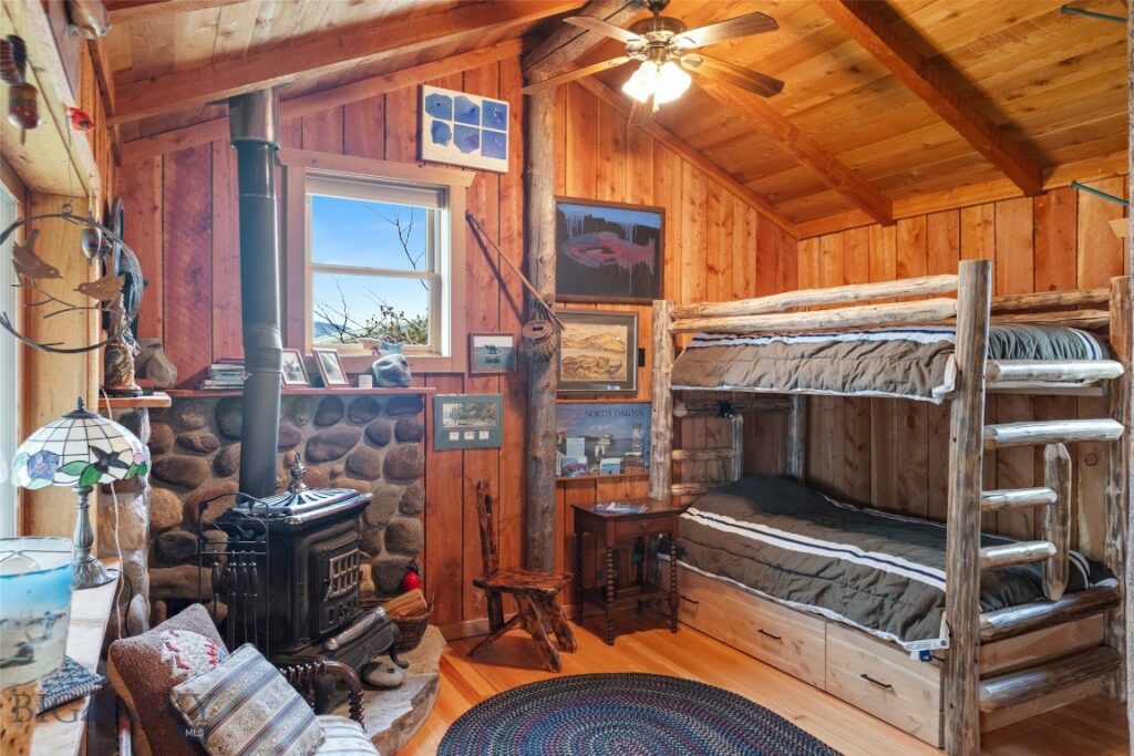 150 Old Clyde Park Road, Livingston MT 59047
