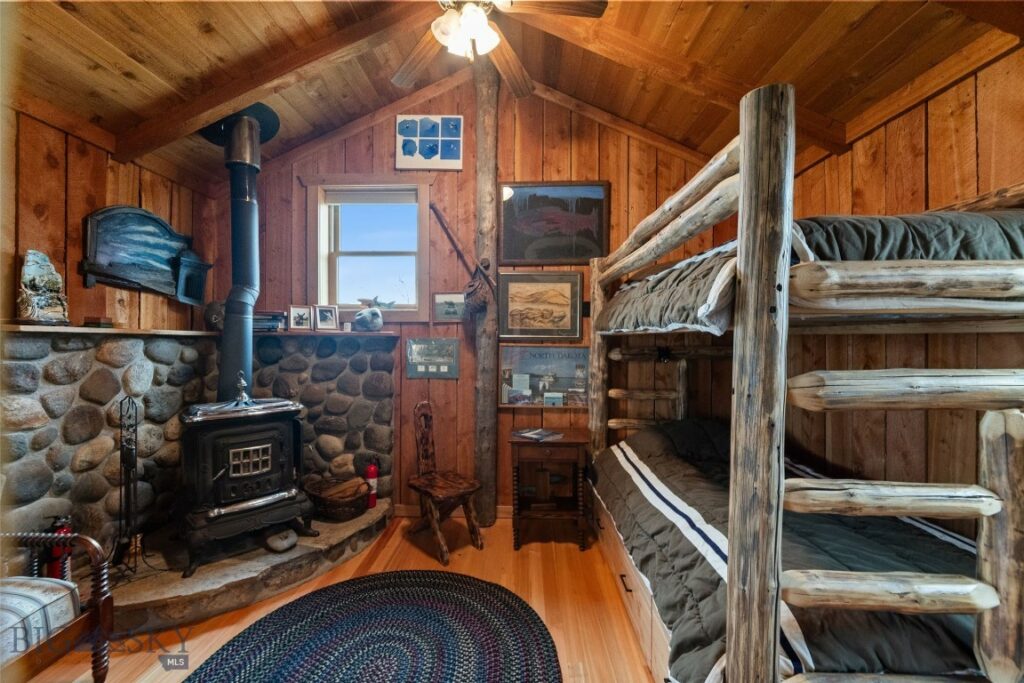 150 Old Clyde Park Road, Livingston MT 59047