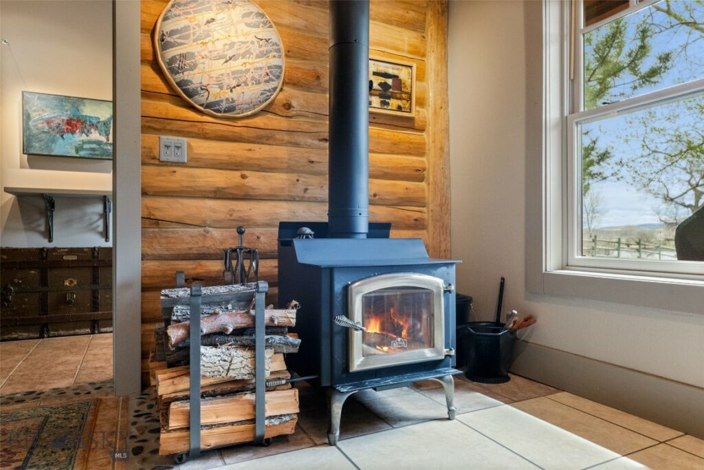 150 Old Clyde Park Road, Livingston MT 59047