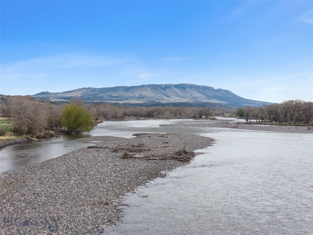 150 Old Clyde Park Road, Livingston MT 59047