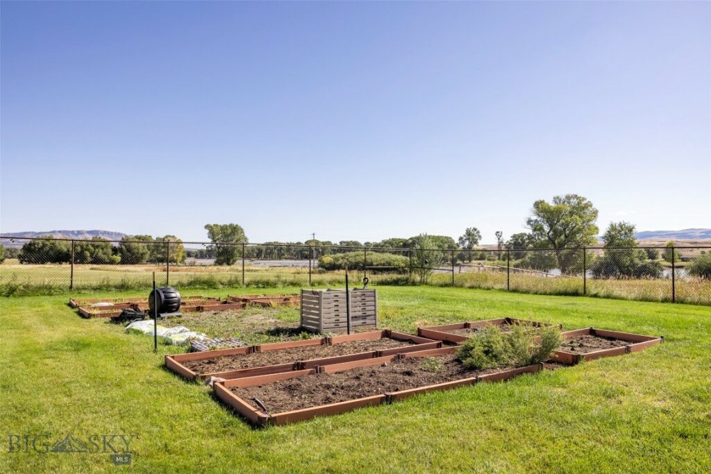 150 Old Clyde Park Road, Livingston MT 59047