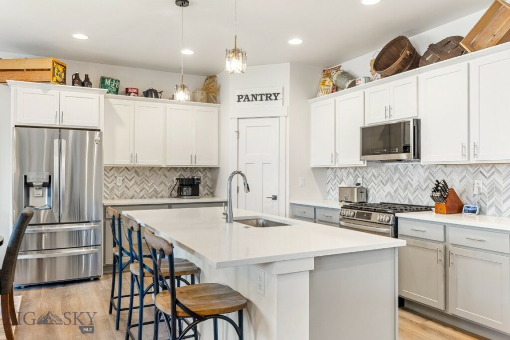 1507 Masterson Lane, Belgrade MT 59714