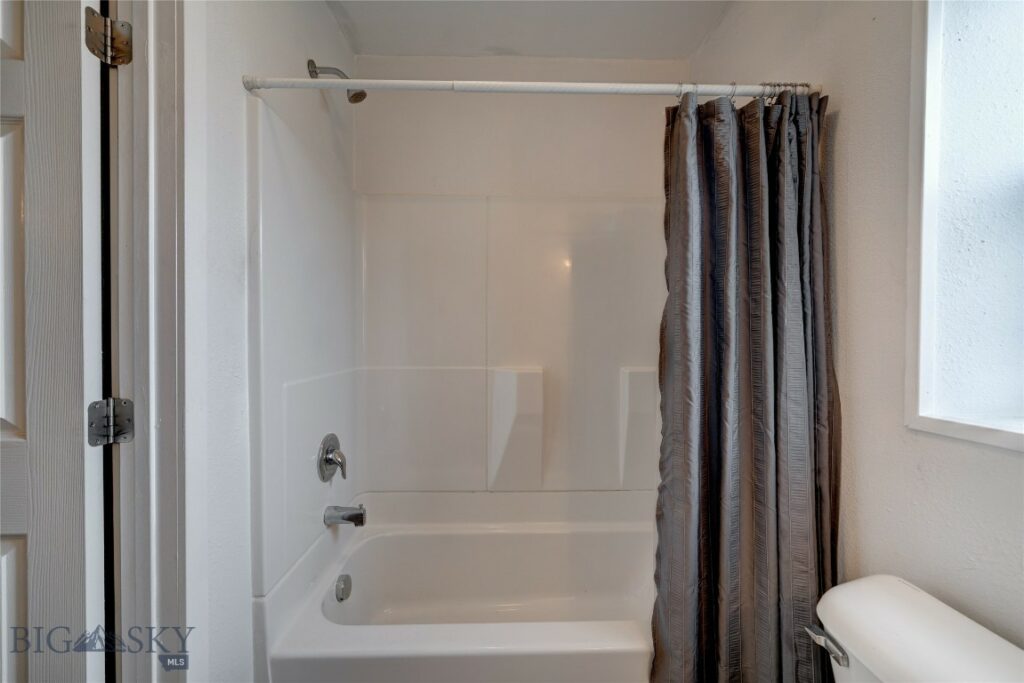 1510 Ingomar Boulevard, Belgrade MT 59714