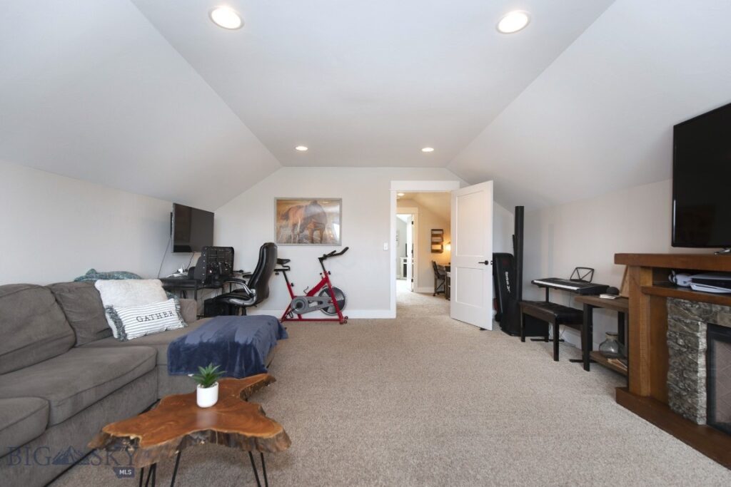 1511 Powers Boulevard, Belgrade MT 59714