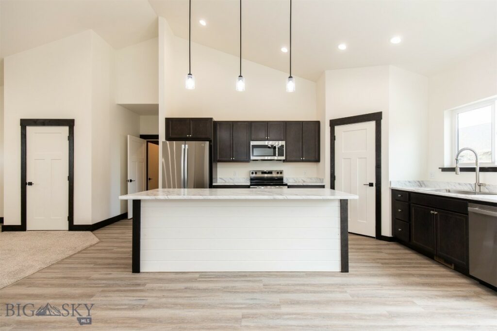 1511 Pistolero Way, Belgrade MT 59714