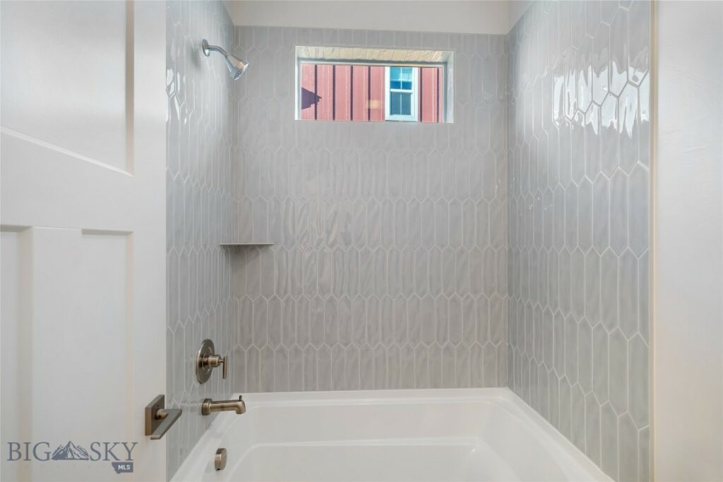 1530 Belle Starr Drive, Belgrade MT 59714