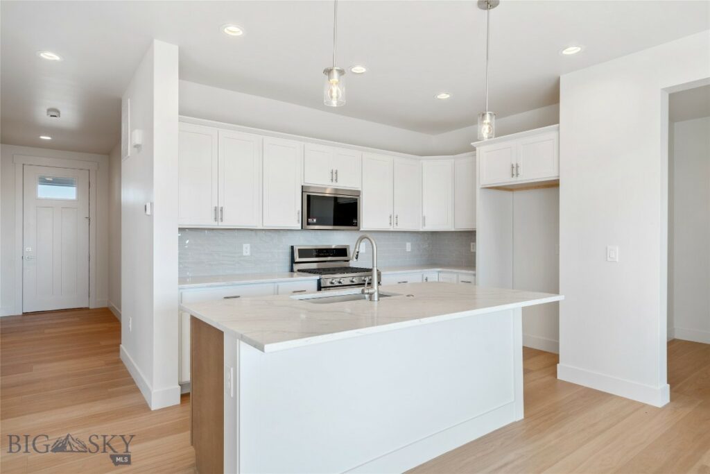 1530 Belle Starr Drive, Belgrade MT 59714