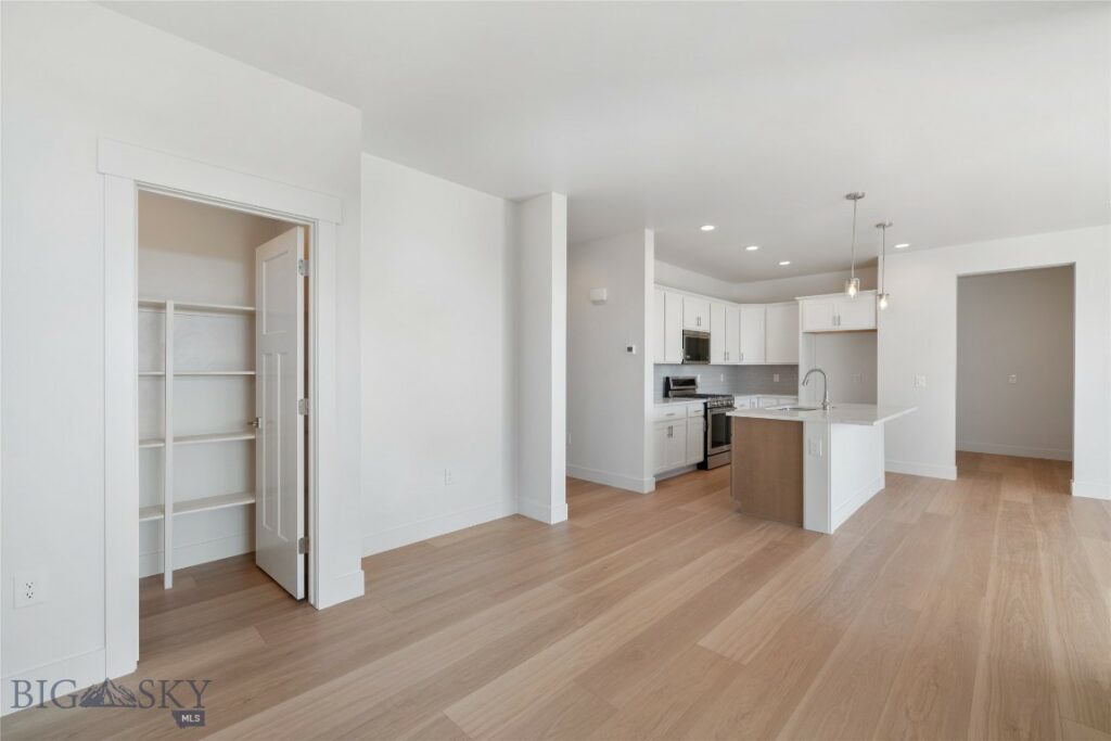 1530 Belle Starr Drive, Belgrade MT 59714