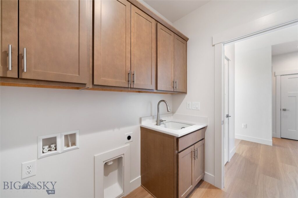 1530 Belle Starr Drive, Belgrade MT 59714