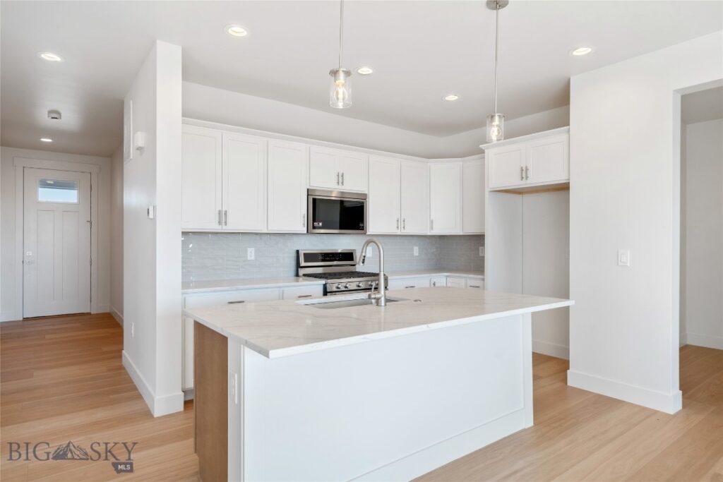 1530 Belle Starr Drive, Belgrade MT 59714