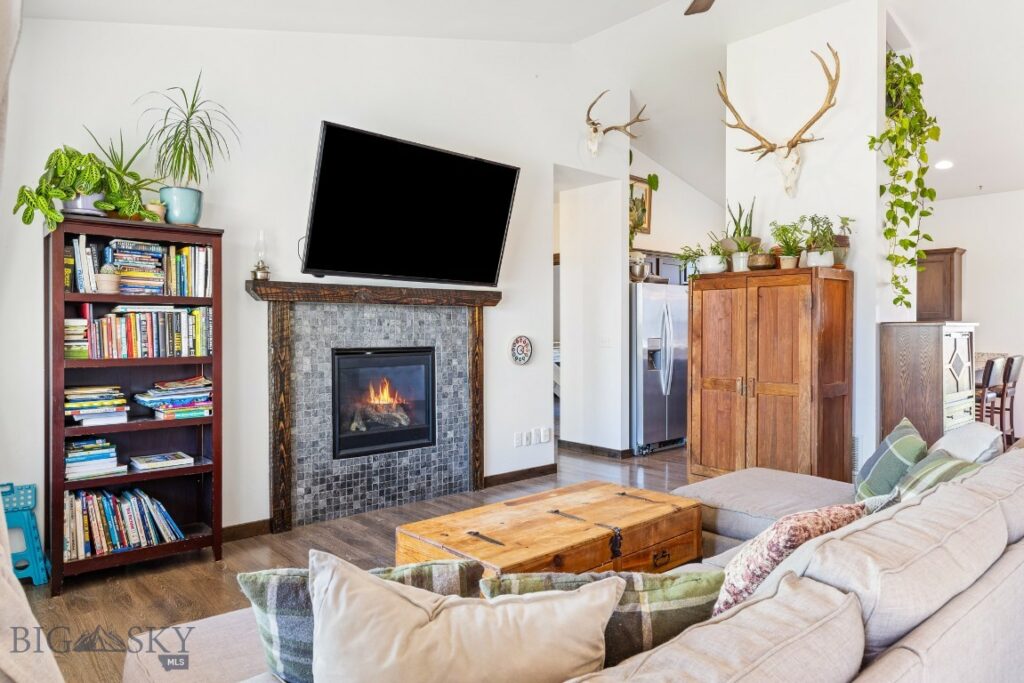 1538 Powers Boulevard, Belgrade MT 59714