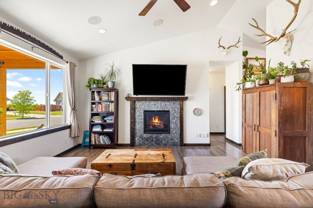 1538 Powers Boulevard, Belgrade MT 59714