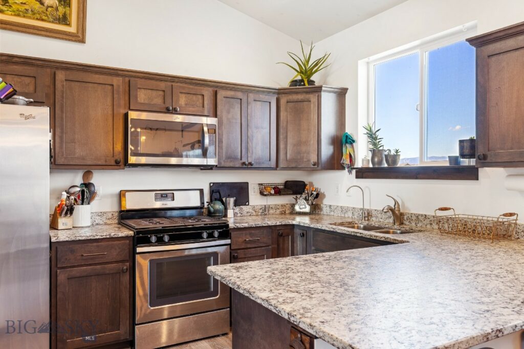 1538 Powers Boulevard, Belgrade MT 59714