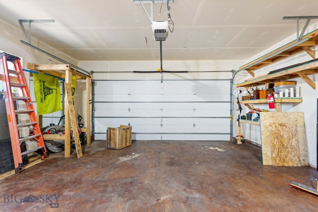 1538 Powers Boulevard, Belgrade MT 59714