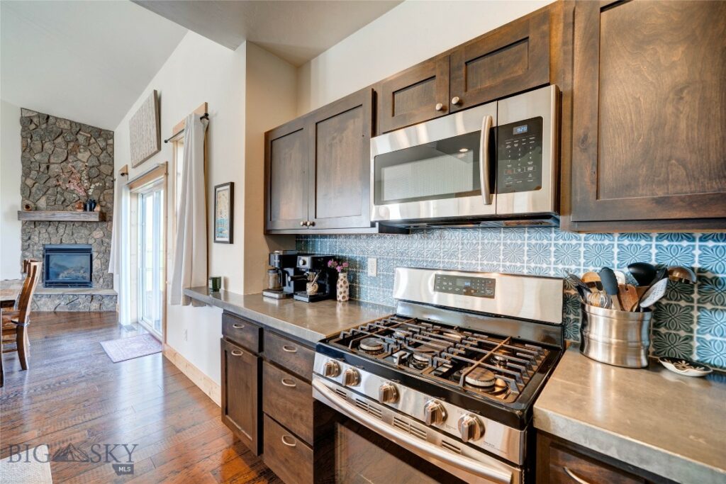 1543 Powers Boulevard, Belgrade MT 59714